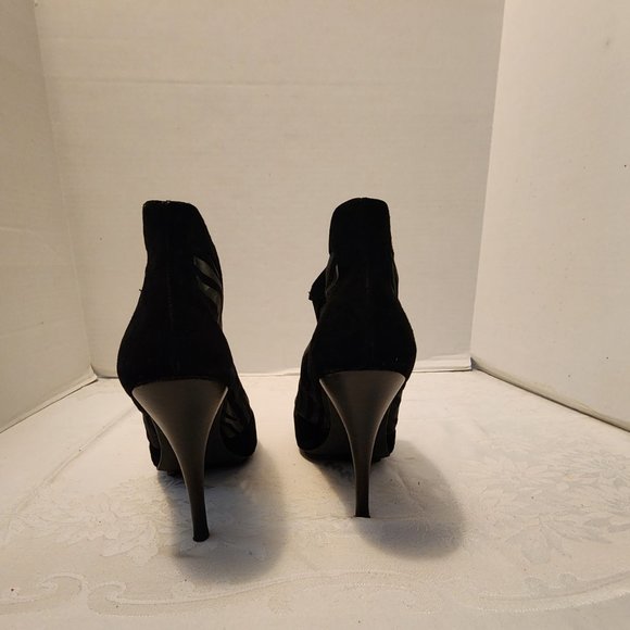 Size 10 M Michal by Miachael Kors Suede and Mesh Zebra Stripes Heel Booties - Picture 4 of 10